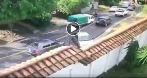 Camión se queda sin frenos y choca varios vehículos